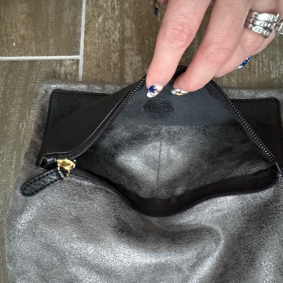 GAP Gray and Gold Textured cow leather Clutch - Picture 5 of 12